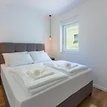 Luxury Lovorka 1 & 2**** * Selce