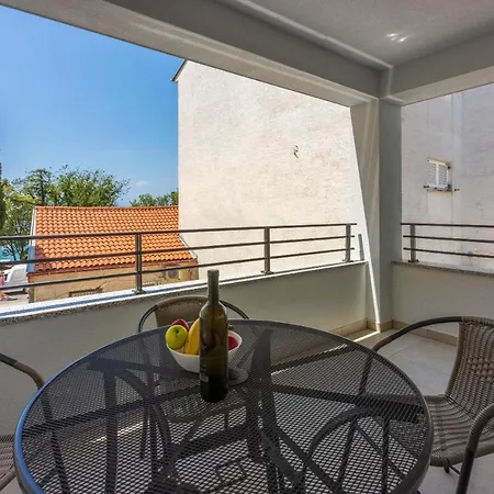 Luxury Lovorka 1 & 2**** סלצה