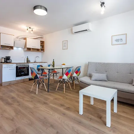 Luxury Lovorka 1 & 2**** * Selce