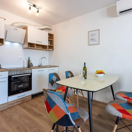 Luxury Lovorka 1 & 2**** Apartment