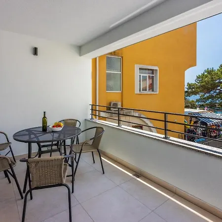 Apartment Luxury Lovorka 1 & 2**** Selce