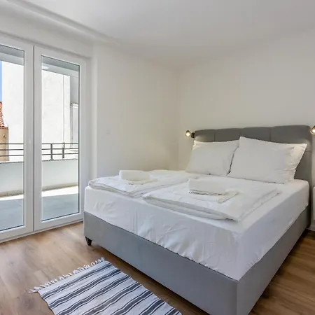 Luxury Lovorka 1 & 2**** Apartment Selce