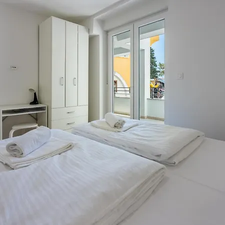 Apartment Luxury Lovorka 1 & 2**** *