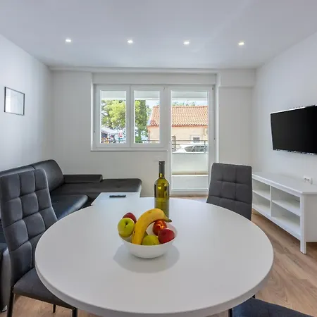 Apartment Luxury Lovorka 1 & 2**** Selce