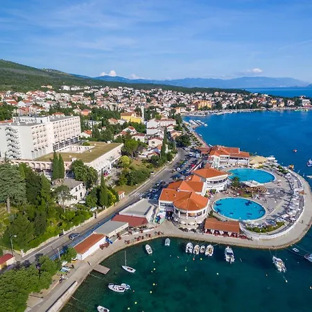Luxury Lovorka 1 & 2**** Selce