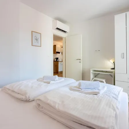 Luxury Lovorka 1 & 2**** Apartment *