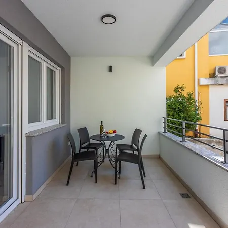 Luxury Lovorka 1 & 2**** Selce