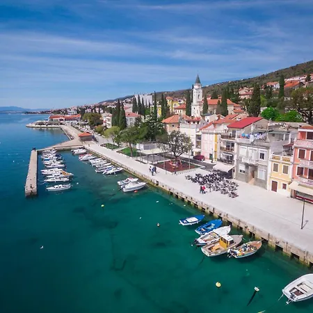 Luxury Lovorka 1 & 2**** Apartment *