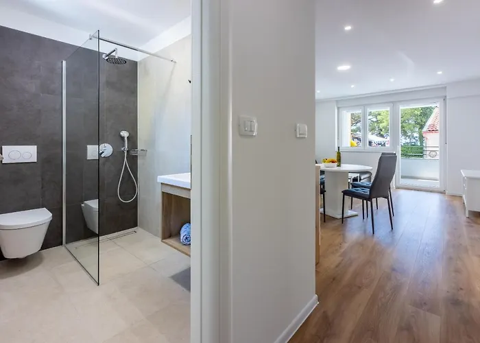 Luxury Lovorka 1 & 2**** Selce