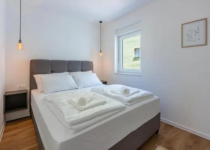 Luxury Lovorka 1 & 2**** * Selce