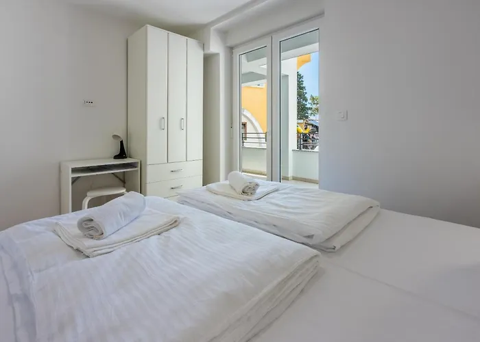 Διαμέρισμα Luxury Lovorka 1 & 2**** *