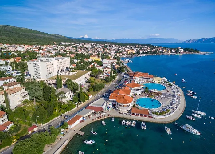 Luxury Lovorka 1 & 2**** Selce