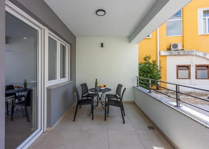 Luxury Lovorka 1 & 2**** Selce