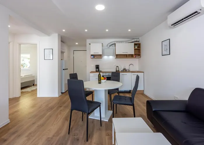 Διαμέρισμα Luxury Lovorka 1 & 2**** Selce